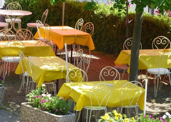 法兰西酒店 3* 圣克鲁瓦